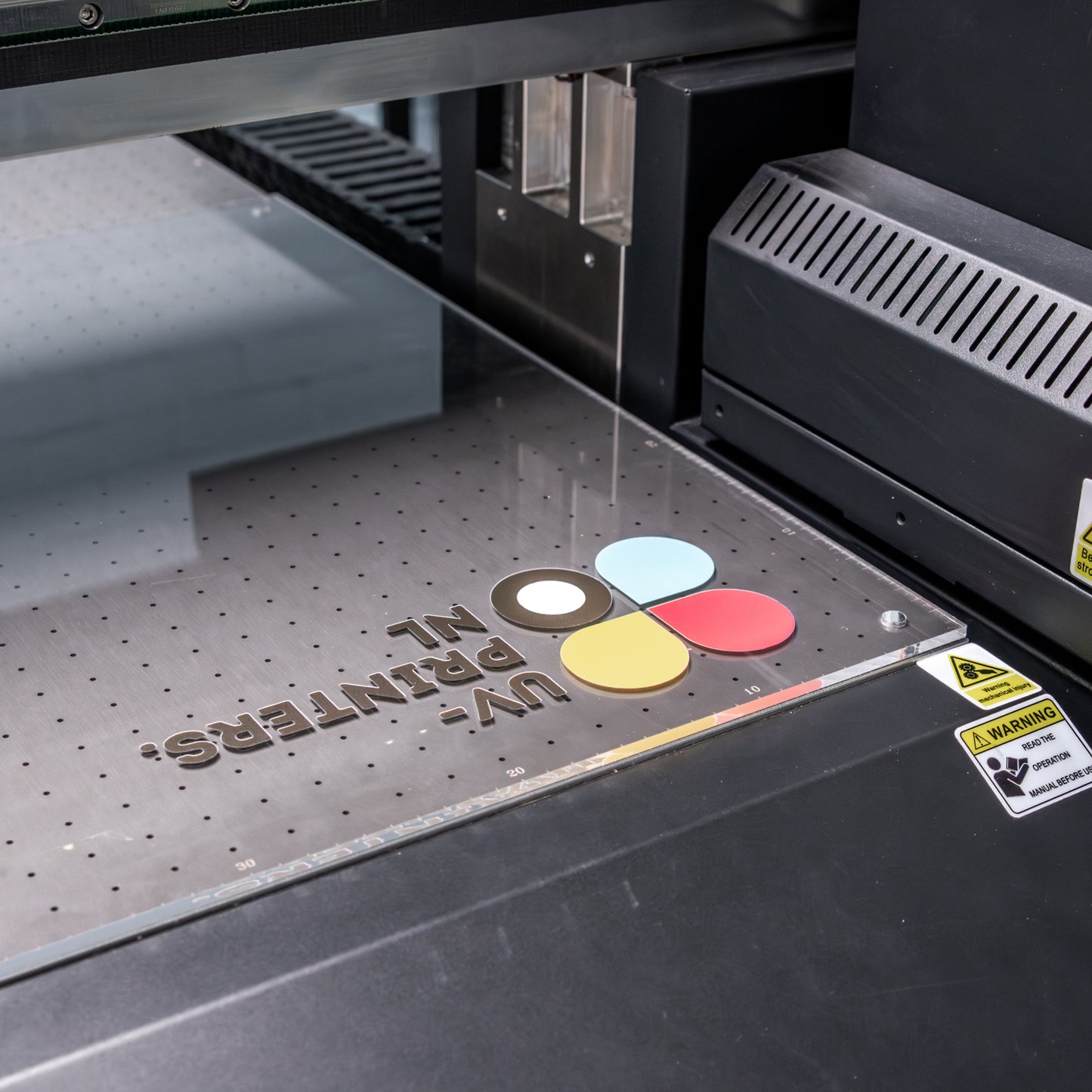 Jong gebruikte UV-Printer – 70x100cm | CMYK + Wit